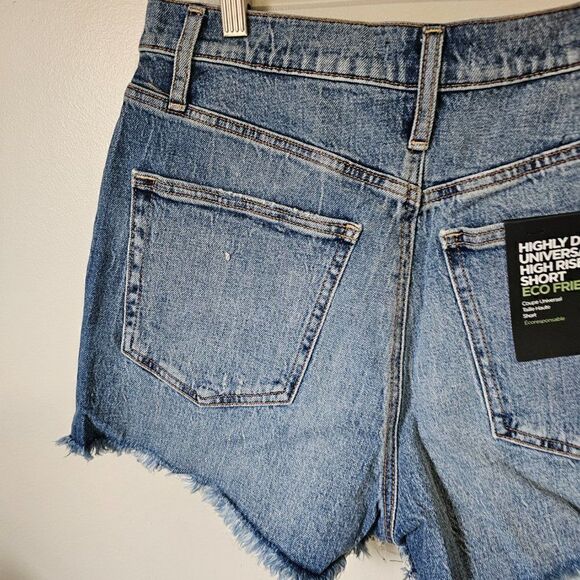 NWT SILVER JEANS HIGHLY DESIRABLE UNIVERSAL FIT HI RISE SHORT ECO FRIENDLY 30W - Picture 4 of 16